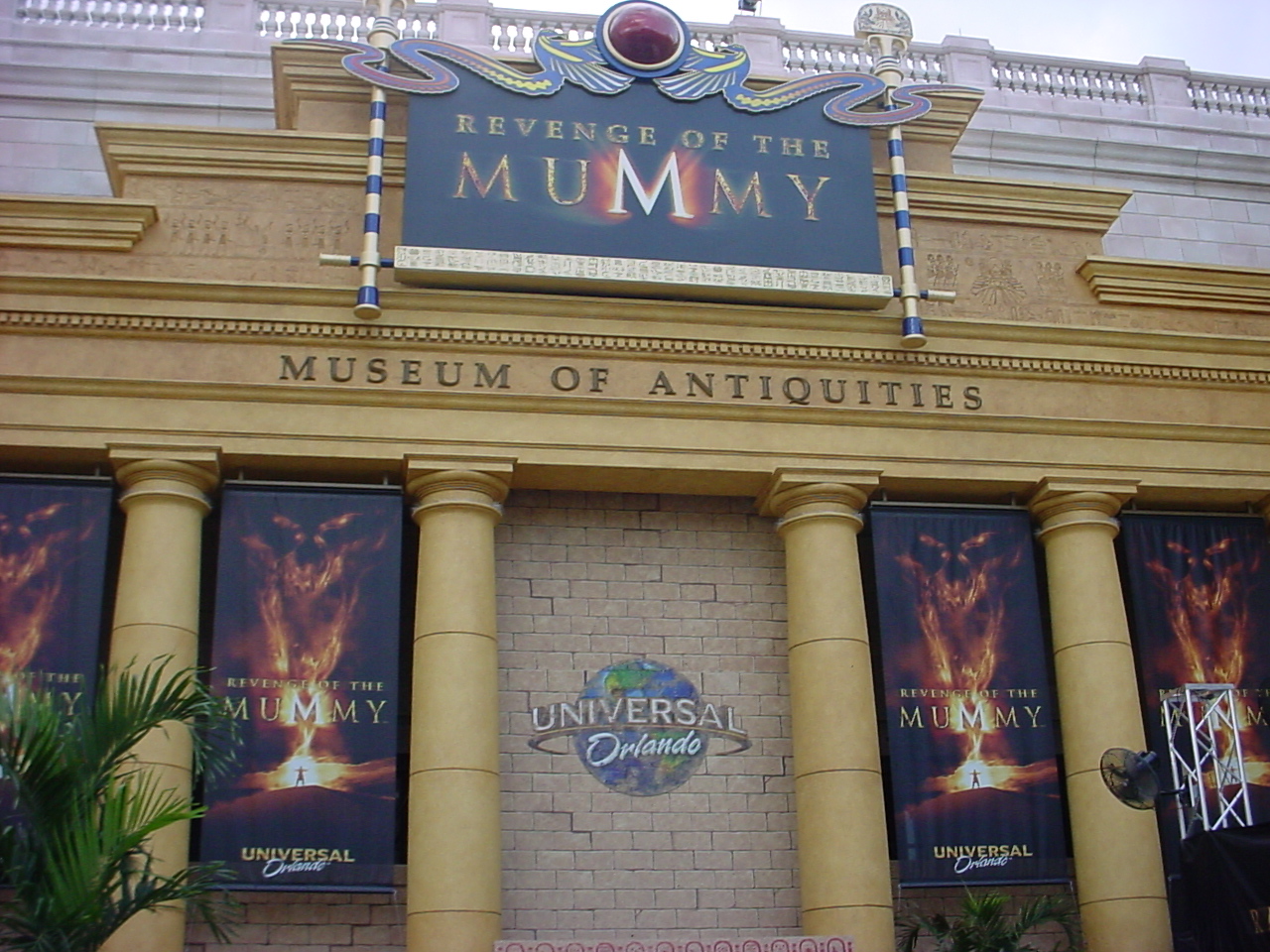 revenge of the mummy the ride logo